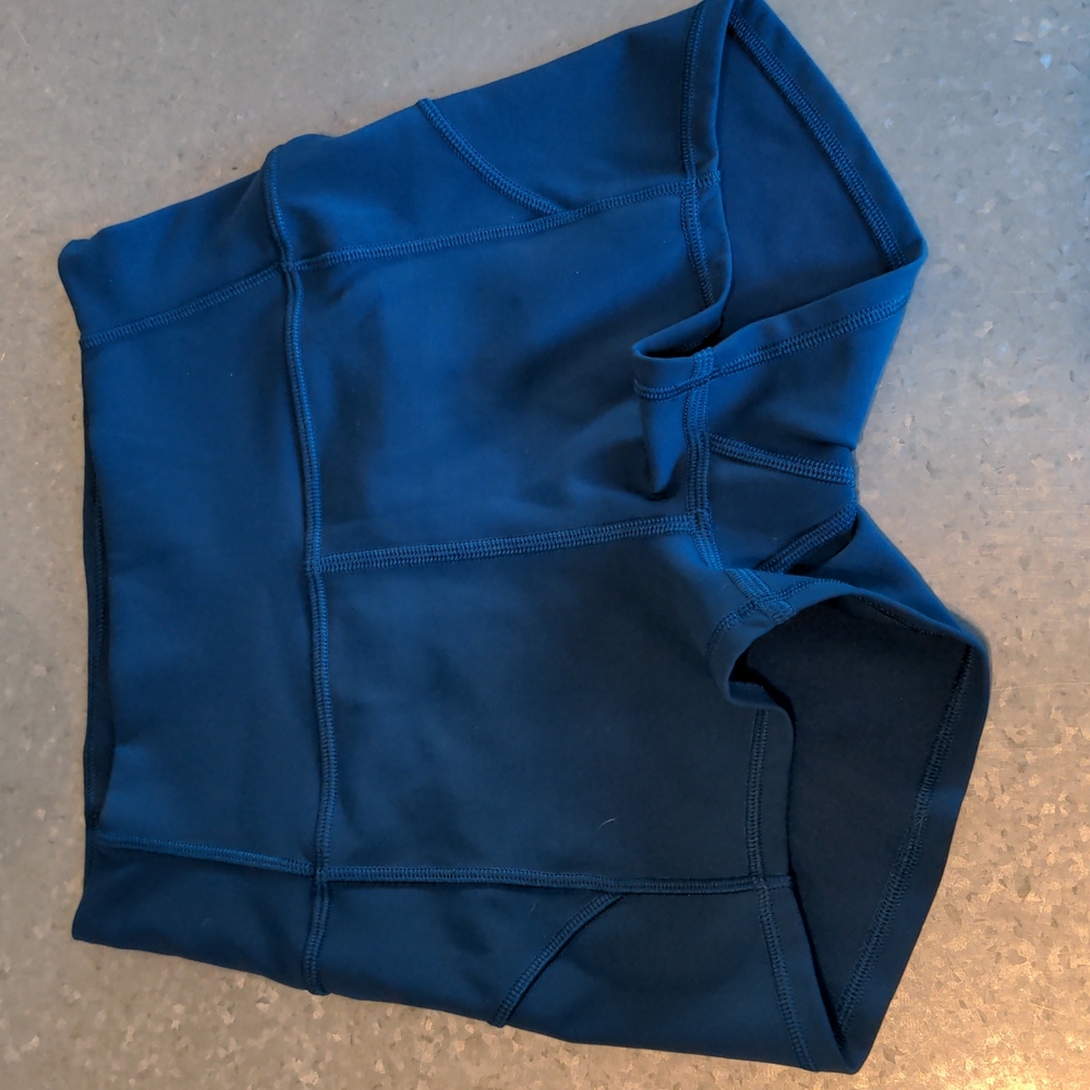 Lululemon In Movement Short 2.5" Size 2 Everlux - Deep Marine Teal Night Diver